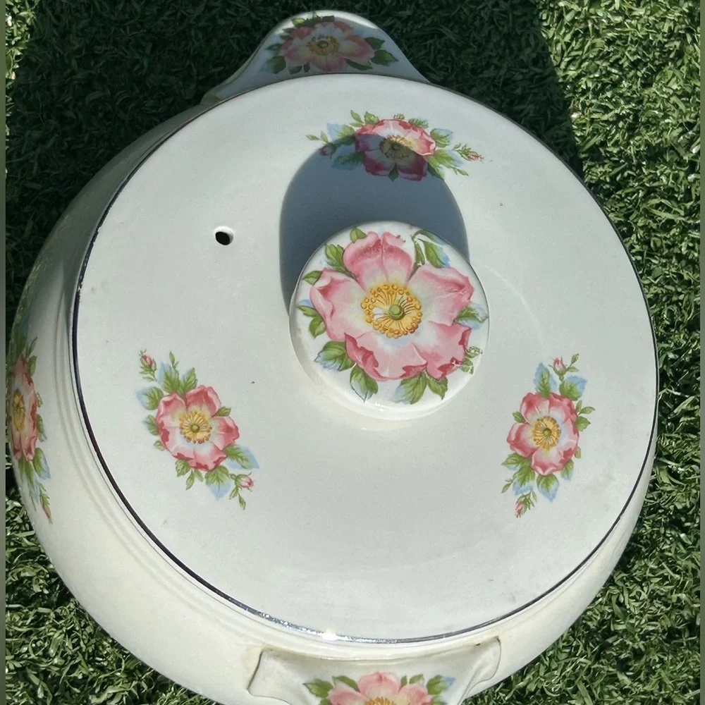 Vintage 1950s Halls Rose White 658 Stoneware Casserole Dish & Lid MCM Made USA